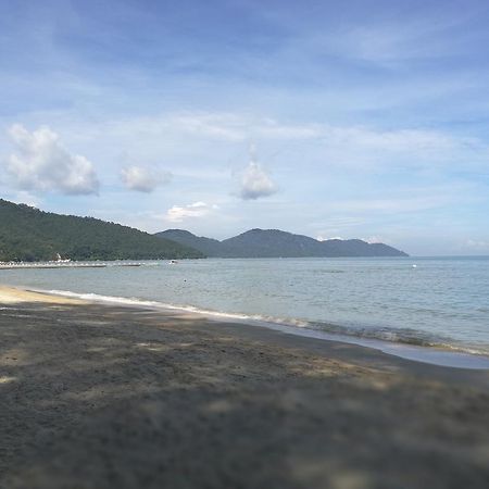 Appartamento By The Sea At Batu Ferringhi Penang Esterno foto